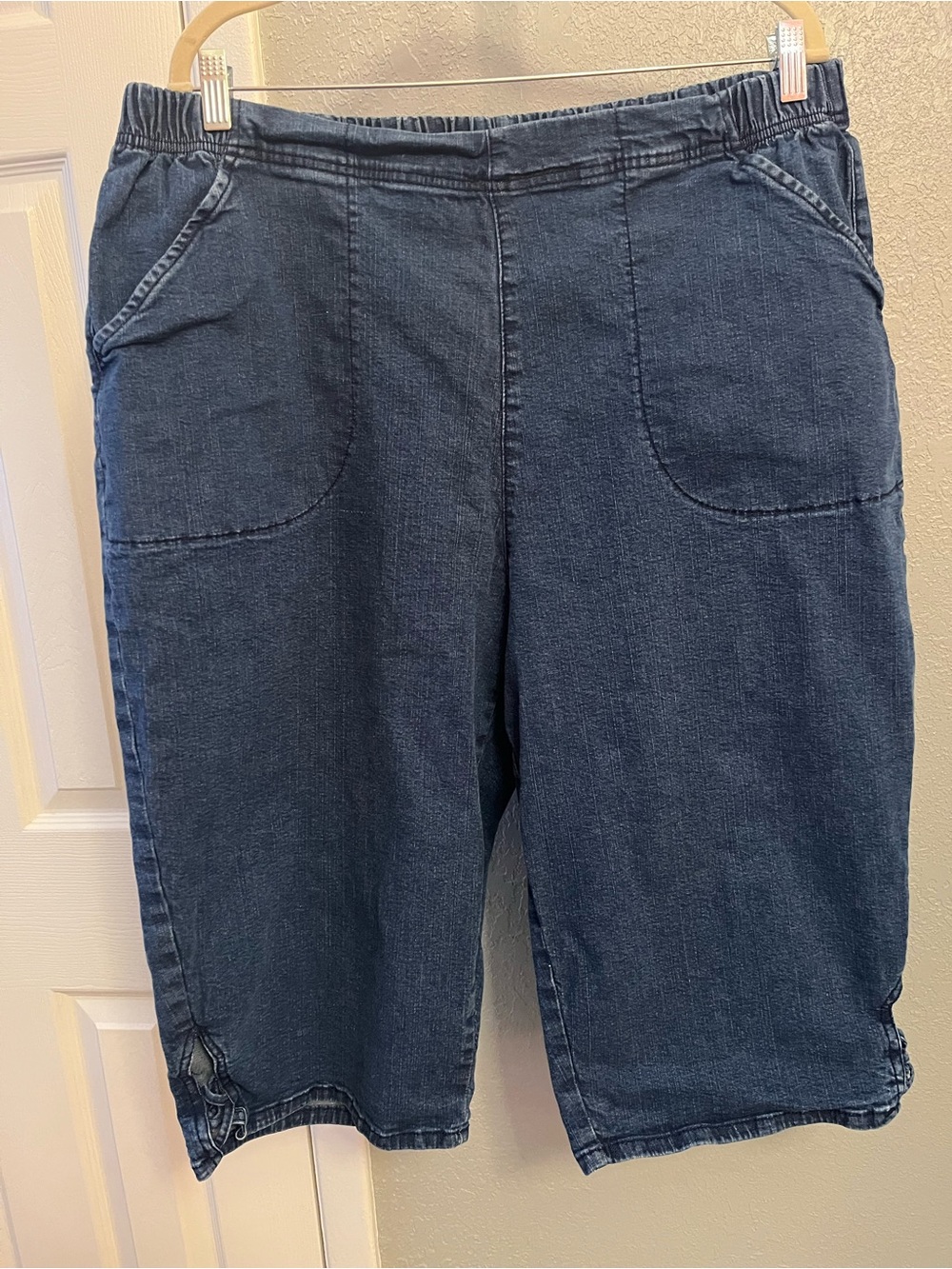Croft & Barrow Indigo Elastic Waist Pull-On Capris Jeans size is 2X